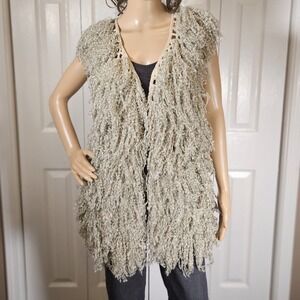 Rain Womens Shaggy Eyelash Knit Vest Gray Cream Crochet Back Open‎ Front Medium